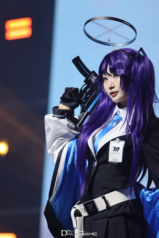 선생님의 지갑을 지키기 위해 달려온 유우카.