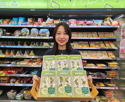 BGF리테일이 운영하는 CU가 올겨울 국내산 생과일을 활용한 샌드위치를 출시한다고 1일 밝혔다. / 사진 = BGF리테일