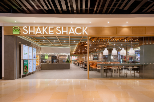 SPC그룹이 말레이시아 쉐이크쉑 4호점 ‘파빌리온 쿠알라룸푸르(Pavilion KL)점’을 오픈했다고 1일 밝혔다. / 사진 = SPC그룹