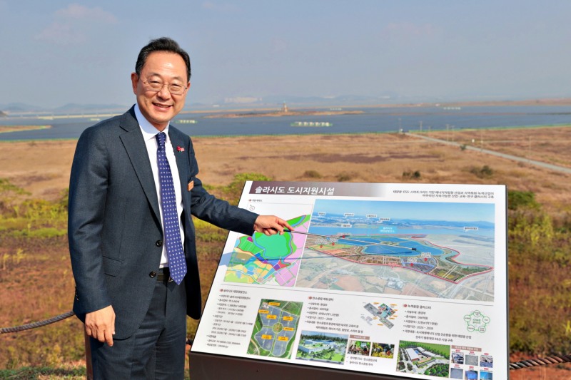 명현관 군수 솔라시도 기업도시 현장점검 (사진제공=해남군)