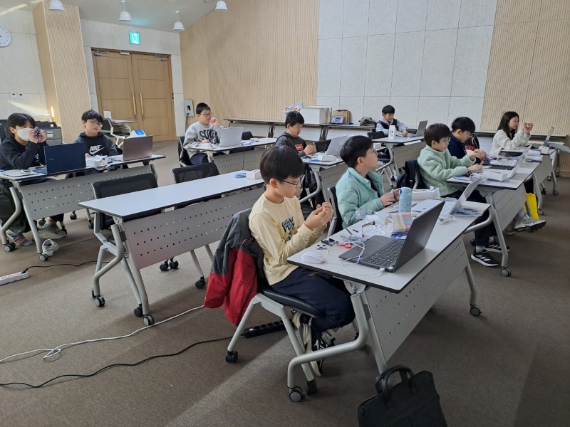 드림상상창작센터 찾아가는 우리동네 메이커 교육 (용인시 제공)