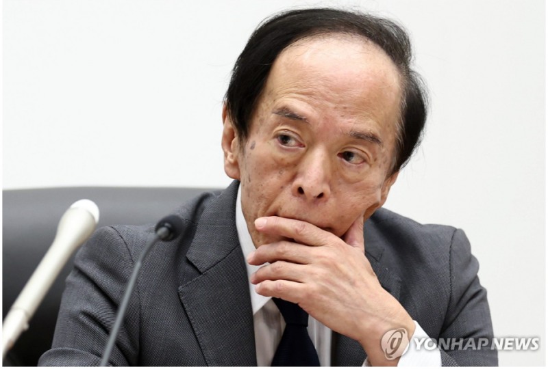 우에다 가즈오 일본은행 총재가 1일 금리인상을 예고하면서 앤 캐리 우려가 뉴욕증시 투자심리에 영향을 줬다. 사진=EPA, 연합뉴스