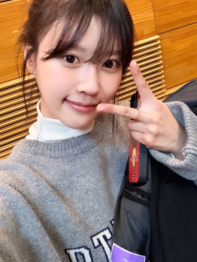 이미주, DJ 변신도 합격점…긍정 에너지로 ‘육각형 아티스트’ 면모 입증