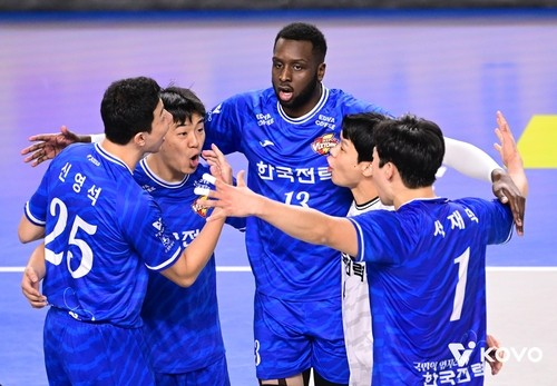 한국전력, '원정팀 무덤' 경민대서 KB손보 3-0 셧아웃…3위 도약