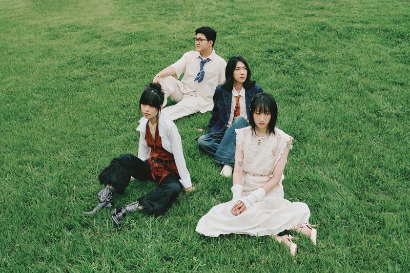 유령서점, 테잎스와 전속계약 체결…다방면 활약 ‘기대’