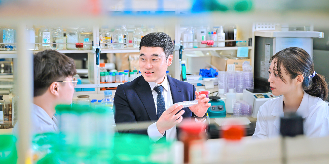 경희대 정밀의료 특화 융합인재 양성사업단(단장 의과대학 김도경 교수)이 ‘2025년 하반기 융합형 의과학자 학부과정 지원 사업’에 선정됐다. (사진제공=경희대)