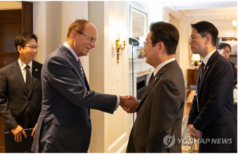 세계최대 자산운용사인 블랙록의 래리 핑크 CEO는 AI 투자 기업들간의 승자와 패자가 조만간 드러날 것이라고 전망했다. 사진=연합뉴스