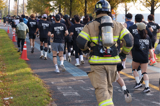 LG U+와 소방청이 공동 주최하고 빅워크가 주관한 ‘2025 U+119 메모리얼런’이 지난 11월 2일 세종중앙공원 도시축제마당 일대에서 2,600명의 참가자가 참여한 가운데 마무리되었다.