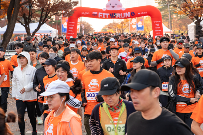 365mc와 초록우산이 공동 주최하고 빅워크가 주관한 ‘2025 핏땀런(FIT-땀-RUN)’이 서울 여의도 문화의마당에서 3천 명의 참가자와 함께 성공적으로 개최됐다.