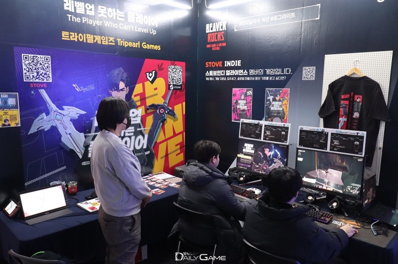 스마일게이트가 글로벌 퍼블리싱 계약을 체결한 '레벨업 못하는 플레이어' 부스