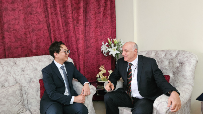 프롭메이트(대표 고호준)가 2025년 12월 2일(현지 기준), UAE 두바이의 대표 건축사사무소 AlTaawon Consulting Engineers Office(A.C.E.O)와 전략적 실무 협력(MOU)을 체결했다.