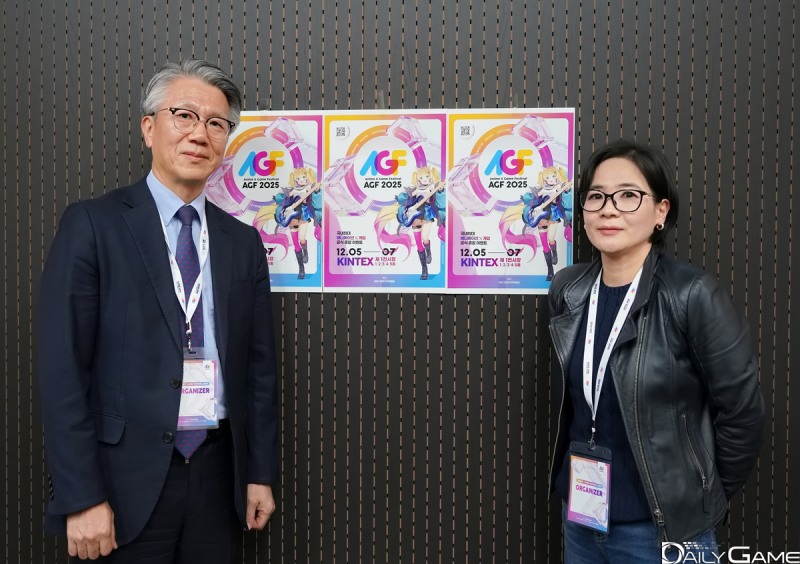 조직위원회 인터뷰에 나선 대원미디어 김기남 상무와 애니플러스 이갑열 상무.