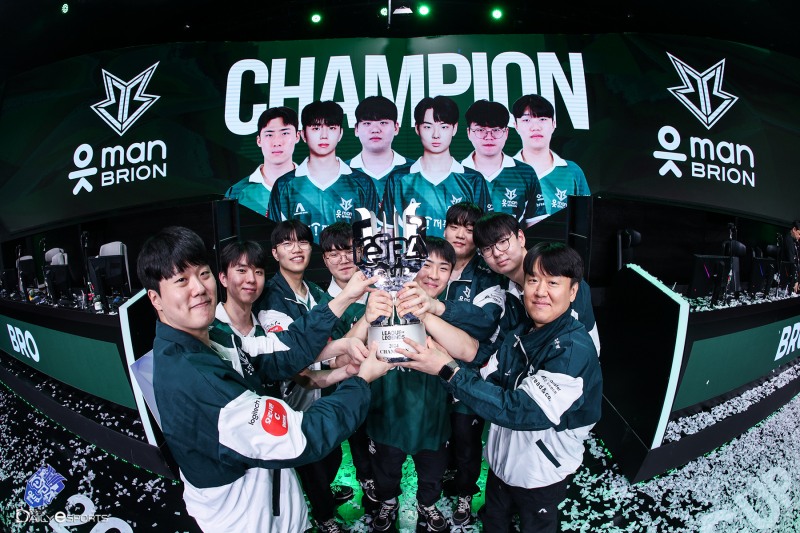 지난해 케스파컵서 우승을 차지한 OK 저축은행 브리온