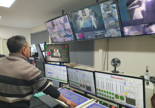 포스코이앤씨 AI기반 콘크리트 품질예측과 6생산자동화 기술 적용 모니터링 화면 / 사진 = 포스코이엔씨