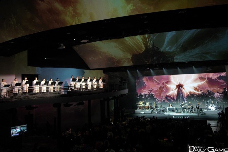 로스트아크 '2025 윈터 페스티벌'이 화려한 미디어 아트 공연으로 시작됐다.