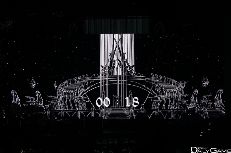 로스트아크 '2025 윈터 쇼케이스', 화려한 미디어 아트 공연과 함께 시작