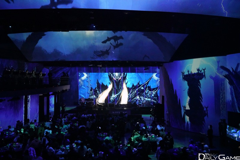 로스트아크 '2025 윈터 쇼케이스', 화려한 미디어 아트 공연과 함께 시작