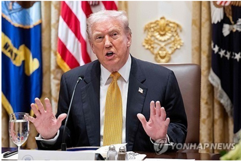 트럼프 대통령은 8일(현지시간) 엔비디아의 첨단 칩인 H200의 대중 수출 허용을 중국측에 통보했다고 밝혔다. 사진=AFP, 연합뉴