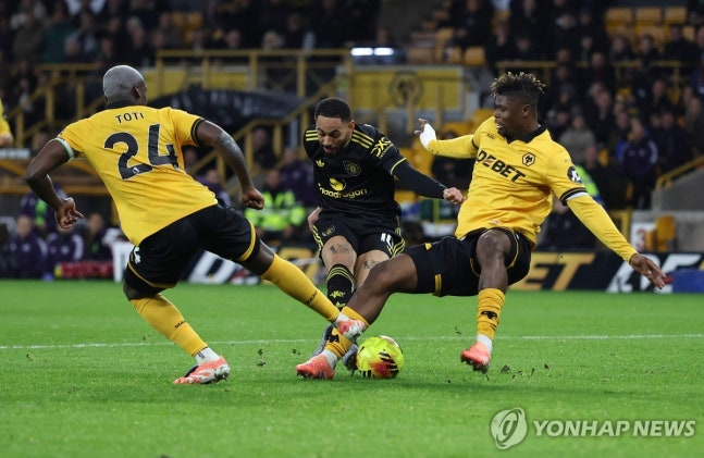 울버햄프턴과 맨유의 경기 모습 / 사진=연합뉴스