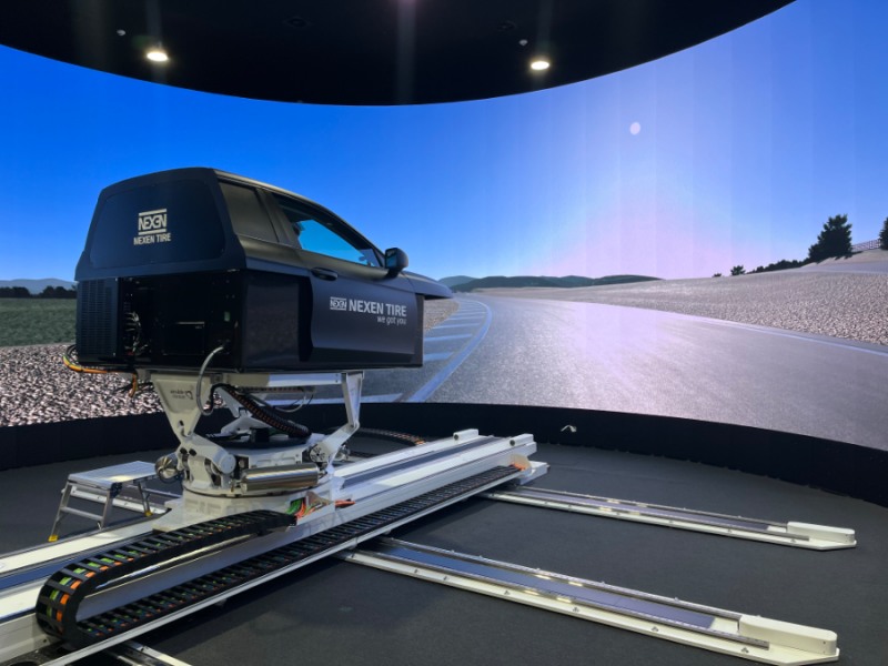 마곡 중앙연구소에 위치한 드라이빙시뮬레이터