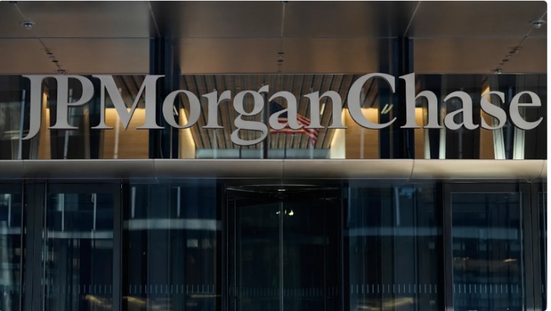 글로벌 최대 투자은행인 J P 모건 체이스 주가가 9일(현지시간) 내년 지출이 1000억달러를 돌파할 것이란 전망에 4.7% 급락했다. 사진=게티 이미지