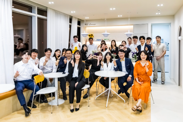 성평등가족부가 인증하는 '2025년 가족친화인증' 기업으로 선정된 MJ플렉스의 카페테리아 공간. 사진=MJ플렉스