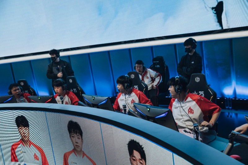 올 게이머스(사진=스마일게이트 제공).