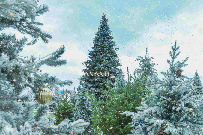 아난티, 갓·버선 활용한 ‘K-크리스마스’ 트리 빌리지 공개 (이미지 제공=아난티)