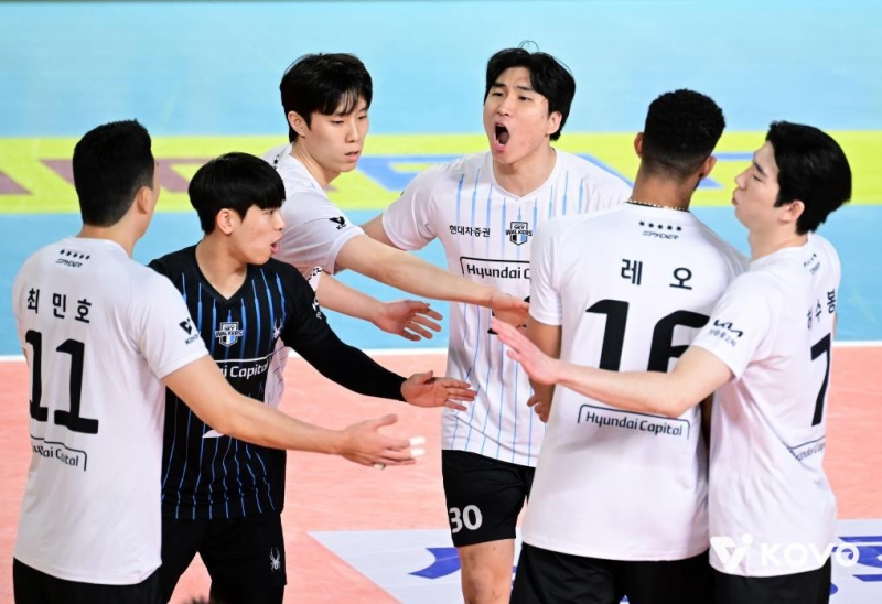 현대캐피탈, 삼성화재 3-1로 꺾고 V클래식매치 10연승