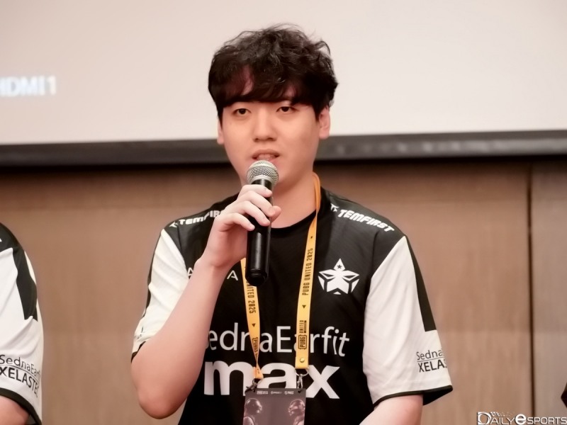 아즈라 펜타그램 박찬혁 코치.