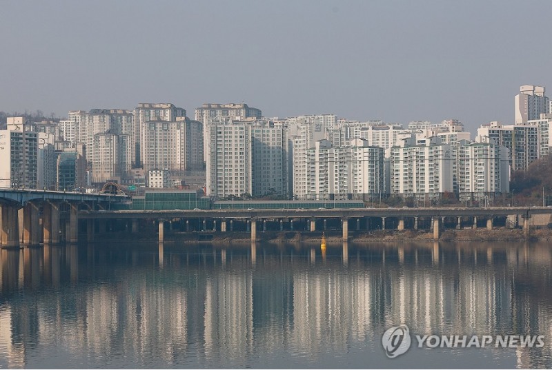 11월 서울 민간아파트 분양가가 평당 5천만원을 돌파했다고 주택도시보증공사가 17일 밝혔다. 사진=연합뉴스