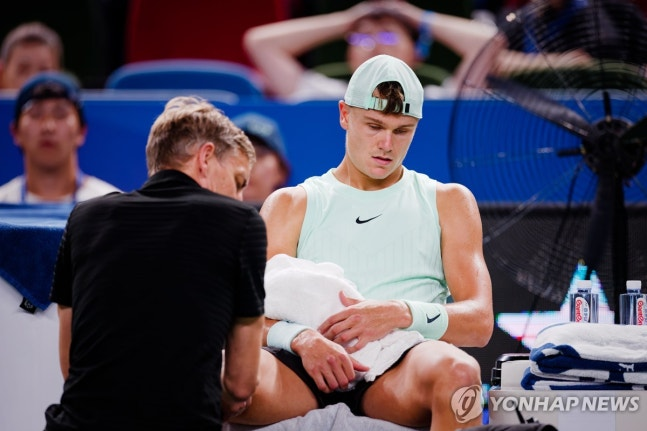 상하이 마스터스에서 무더위에 지친 루네 / 사진=연합뉴스