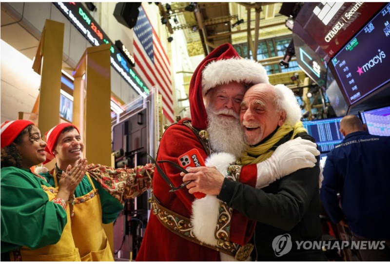 뉴욕증시가 24일부터 내년 1월 5일까지'산타 랠리'가 펼쳐질 지 기대되는 가운데 변동성은 클 것으로 예상된다. 사진=연합뉴스