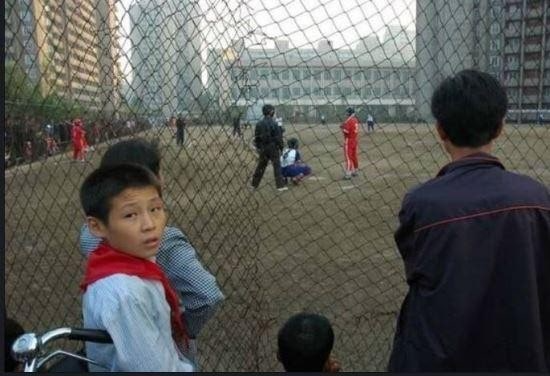 북한에서 야구를 하는 모습