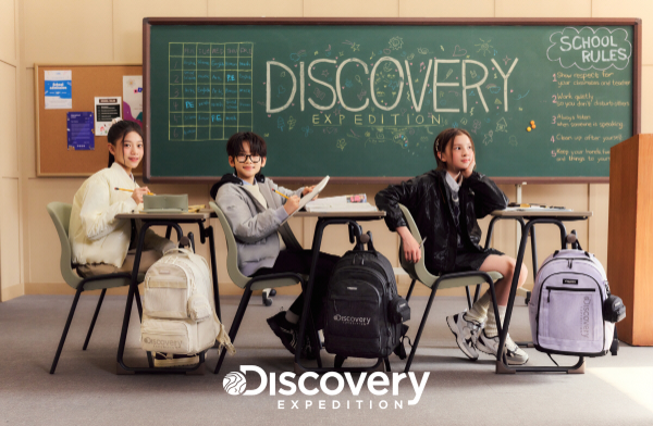 디스커버리 익스페디션 키즈 ‘라이크 에어’ 키즈 책가방 컬렉션 화보 (사진 제공=디스커버리)