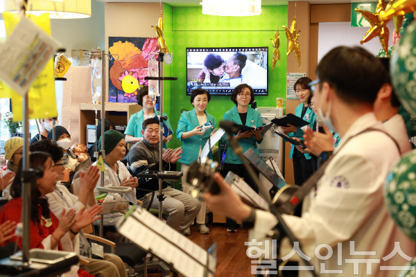 호스피스완화의료센터 크리스마스 작은음악회 (사진 제공=인하대병원)