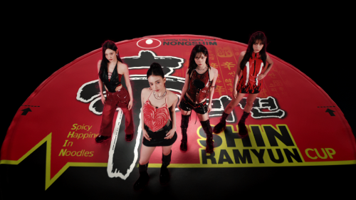 농심이 신라면 글로벌 앰배서더 ‘에스파(aespa)’와 함께 선보인 신라면 광고가 유튜브 누적 조회수 1억3000만회를 돌파했다고 24일 밝혔다. / 사진 = 신라면