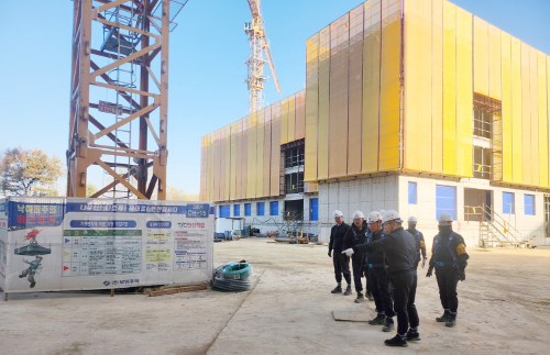 부영그룹이 2026년 ‘안전보건’을 경영 최우선 가치로 삼고 무재해 사업장 조성에 역량을 집중할 예정이라고 24일 밝혔다. / 사진 = 부영그룹