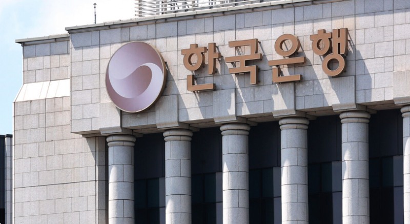 (상보) 한은, 내년 금리 인하 여부 ‘신중 모드’…물가·집값·환율 종합 판단