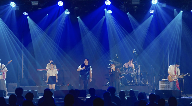 상명대 뮤직테크놀로지학과 학생 프로젝트팀 SMUZ(스뮤즈)의 공연 모습.