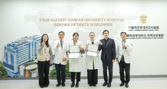 지난 16일에 열린 가톨릭관동대학교 의과대학, 프랑스 가톨릭 릴 대학교 의과대학 교환학생 수료식 사진. (사진제공=가톨릭관동대)