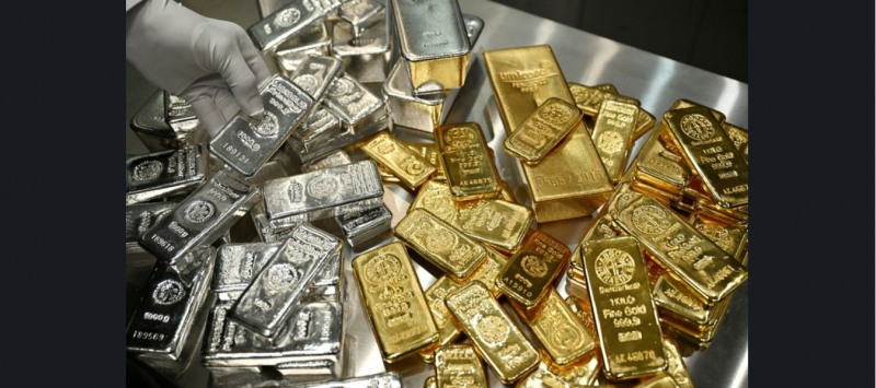 은 가격은 1980년 은 파동이 발생하며 48달러를 돌파한 이후 45년만에 최고가를 기록하고 있으나 그동안의 인플레이션을 감안하면 비싸지 않다고 주장하고 있다. 사진=로이터통신