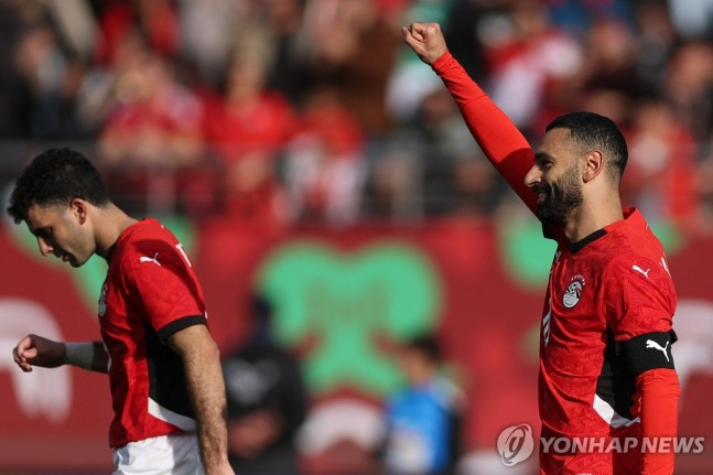 페널티킥 결승골을 터트리고 기뻐하는 이집트의 무함마드 살라흐 / 사진=연합뉴스