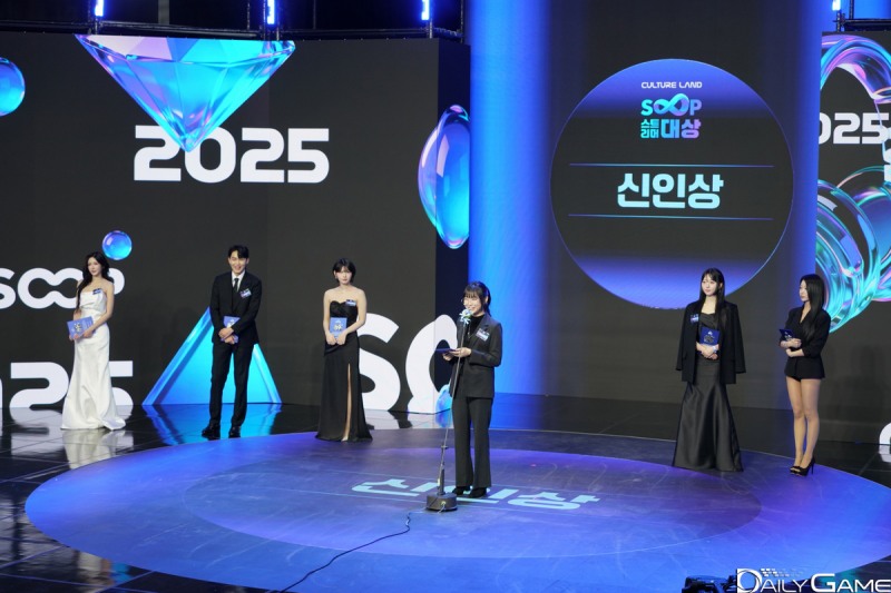 리얼 스트리머와 버추얼 스트리머를 합쳐 10명의 신인상이 발표됐다.