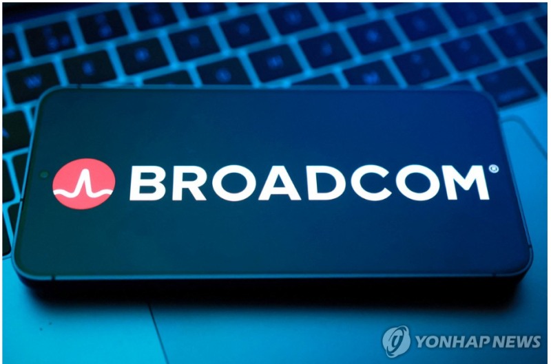 글로벌 투자은행 뱅크 오브 아메리카(BofA)는 내년 투자 유망종목으로 엔비디아와 브로드컴을 '탑 2' 종목으로 제시했다. 사진=로이터통신, 연합뉴스