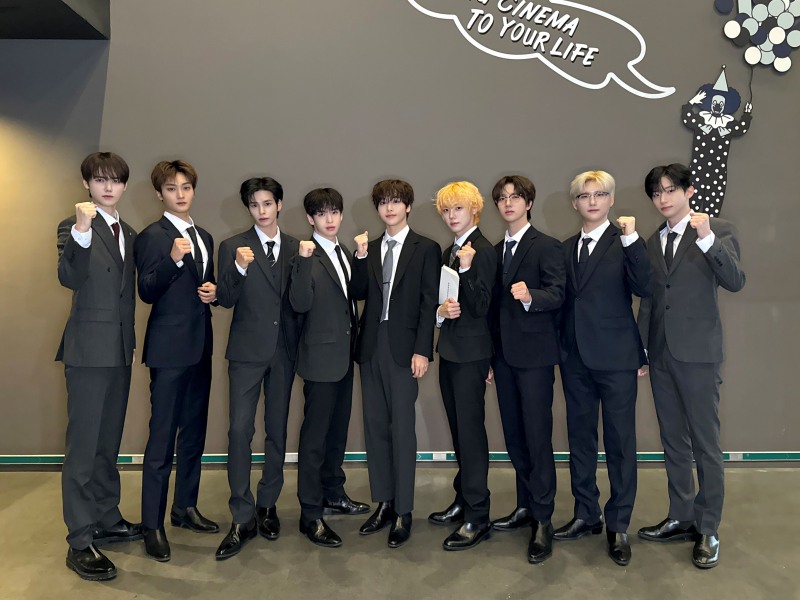 크래비티, 팬 이벤트로 완벽한 5주년 마무리…“많은 것 이룬 2025년, 함께해준 러비티 고마워”