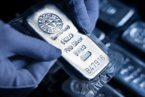 (상보) 은값 최고가 찍자마자 8% 급락...금도 4% 하락