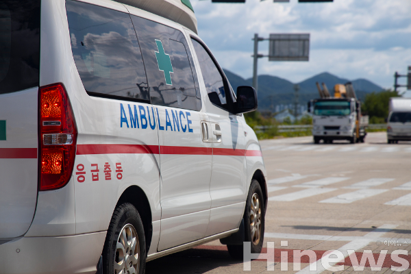 구급차 현장에서 생성된 환자 정보와 판단을 AI가 자동 정리해 응급실로 전달하는 응급의료 지원 플랫폼이 개발됐다. (사진 제공=클립아트코리아)