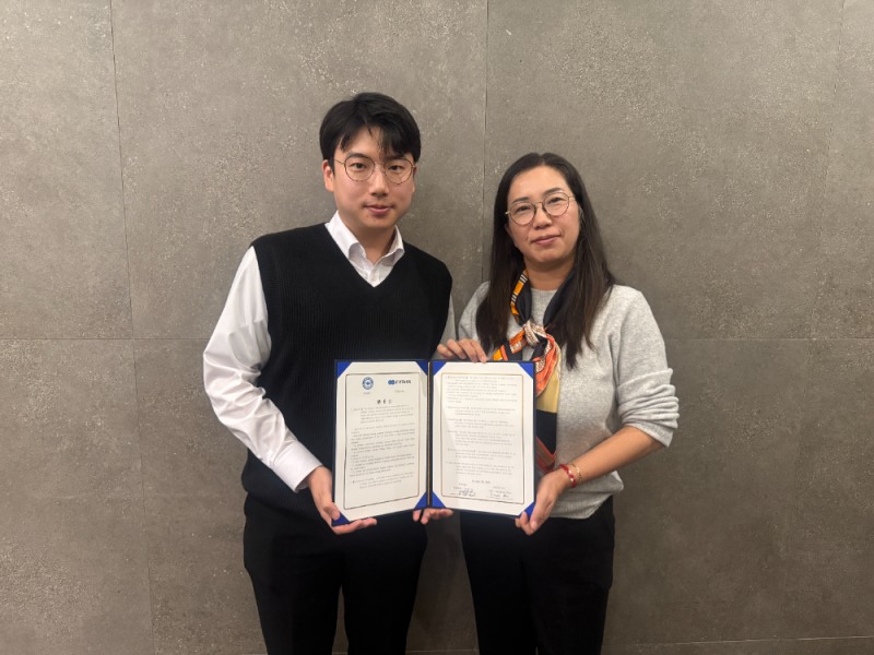 좌측 채승원 핏투어스 대표 우측 고세라 남가주한인간호사협회 협회장