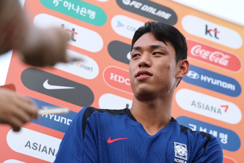 오만전 앞두고 인터뷰하는 오세훈. 사진=연합뉴스